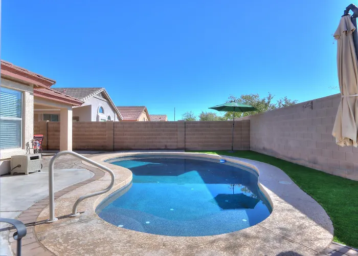 Private Mini Serene Oasis With Pool