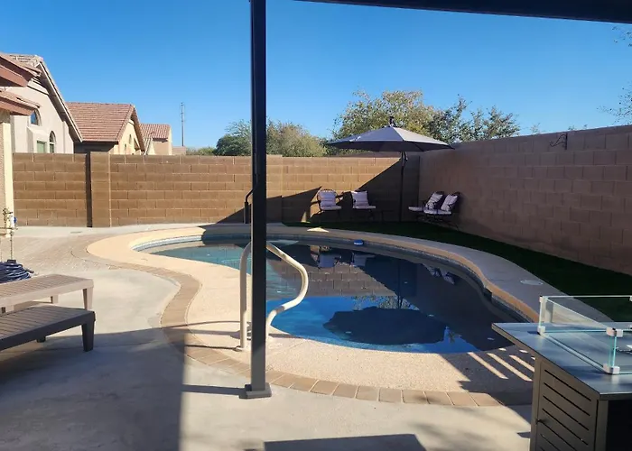 Private Mini Serene Oasis With Pool Holiday home